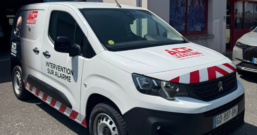 Photo d'un véhicule pour l'intervention sur alarme de l'entreprise ACP Sécurité